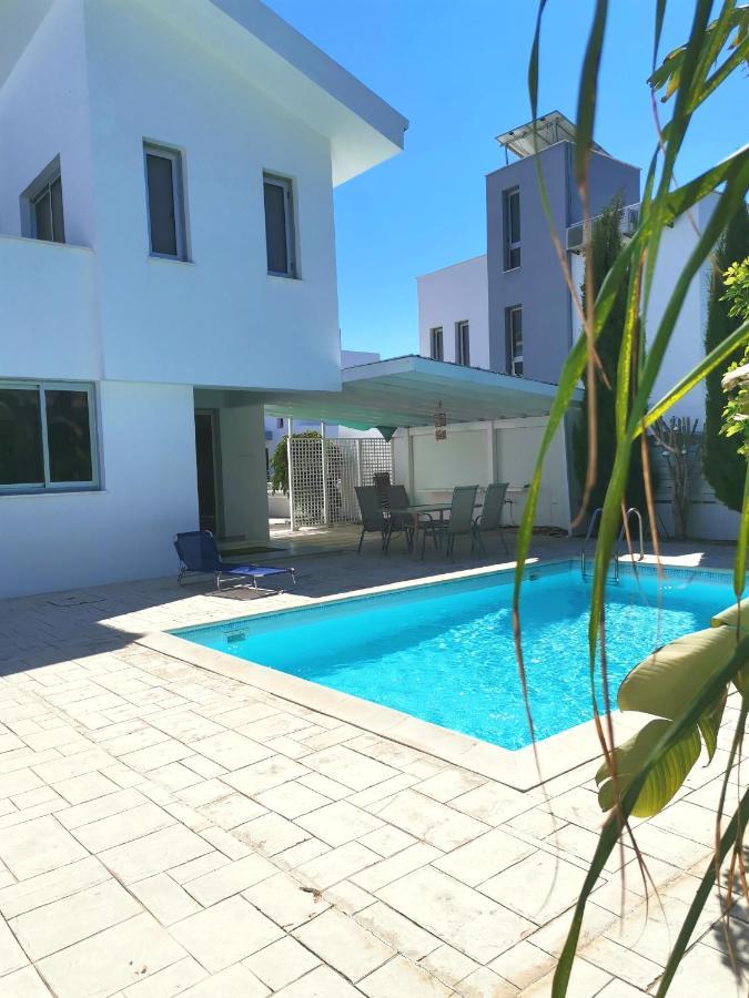Colonial Villa 32 Perivolia Bagian luar foto