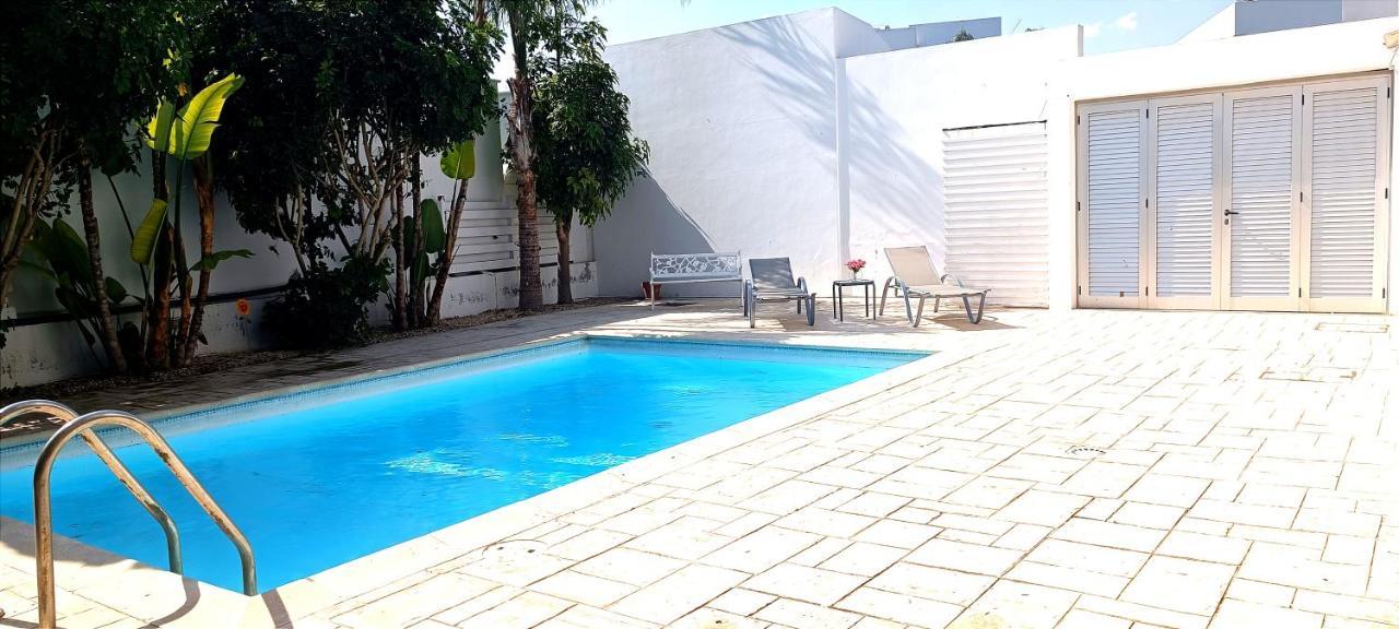 Colonial Villa 32 Perivolia Bagian luar foto