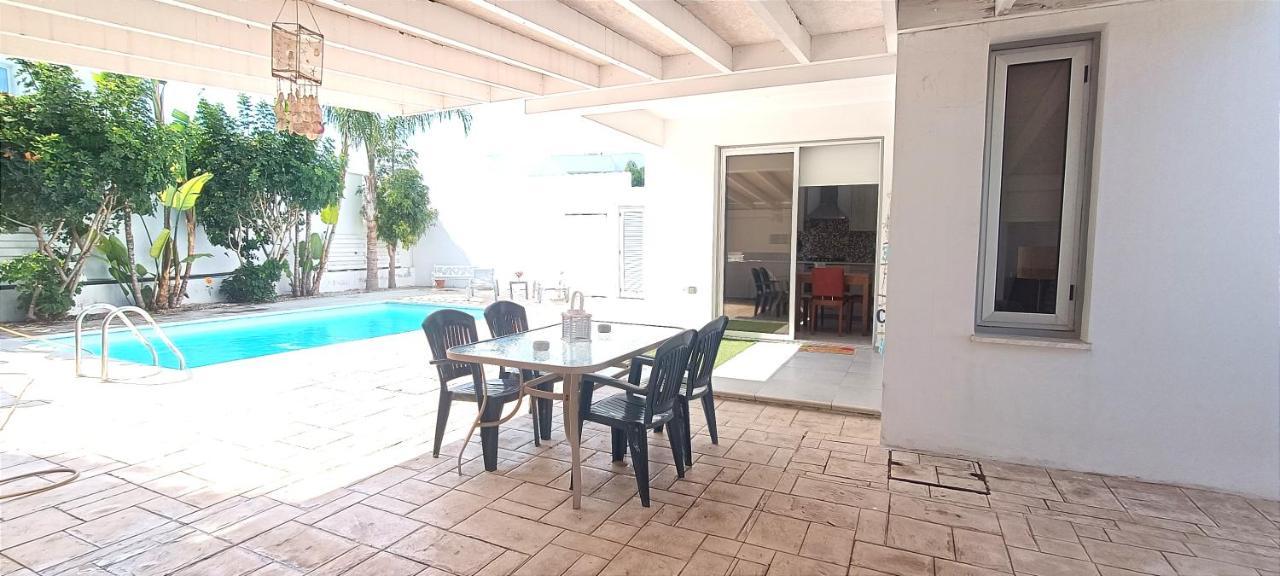 Colonial Villa 32 Perivolia Bagian luar foto
