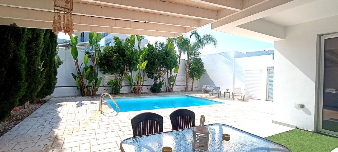 Colonial Villa 32 Perivolia Bagian luar foto