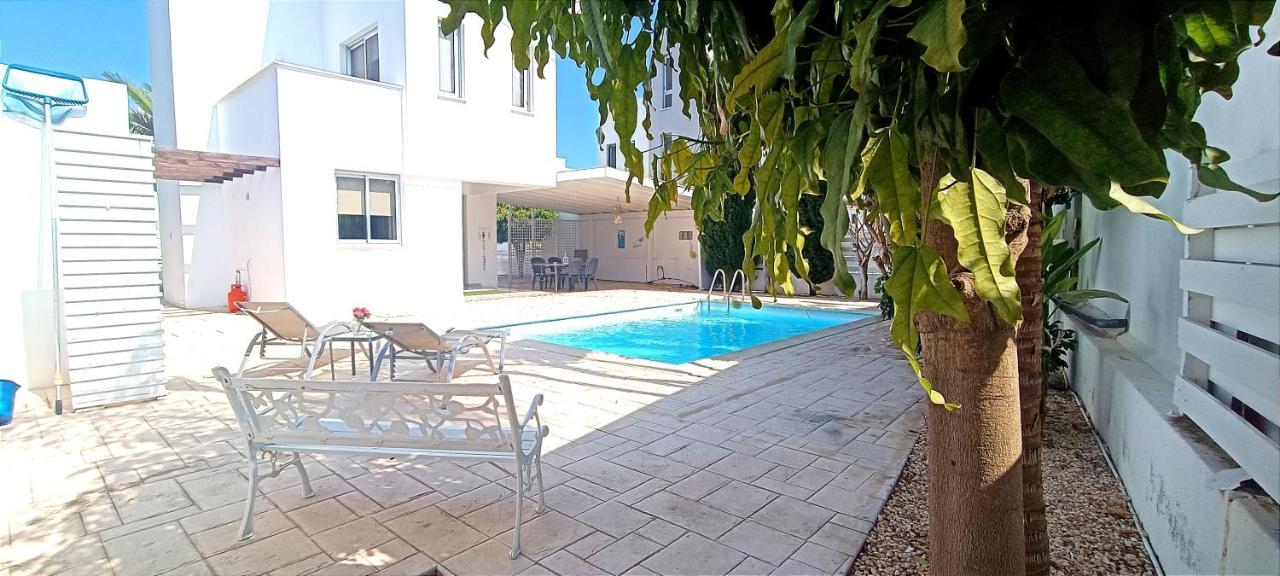 Colonial Villa 32 Perivolia Bagian luar foto