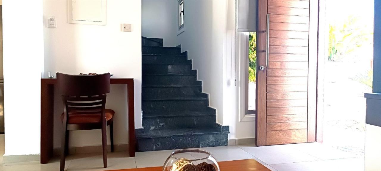 Colonial Villa 32 Perivolia Bagian luar foto